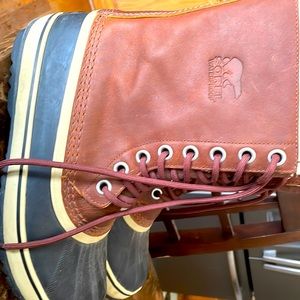 Sorel boots worn size 10.